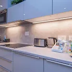 Waterfront Luxury, 1br, Free Parking, Ac, Netflix & Wifi By Tilo Lux * 제노바