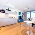 Waterfront Luxury, 1br, Free Parking, Ac, Netflix & Wifi By Tilo Lux * 제노바