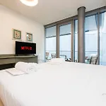Waterfront Luxury, 1br, Free Parking, Ac, Netflix & Wifi By Tilo Lux 아파트 *
