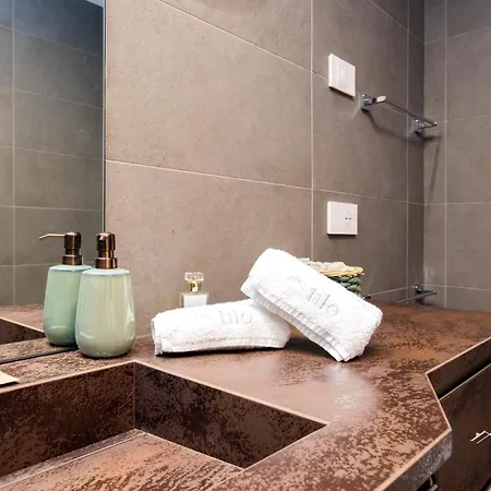 Waterfront Luxury, 1br, Free Parking, Ac, Netflix & Wifi By Tilo Lux Γένοβα