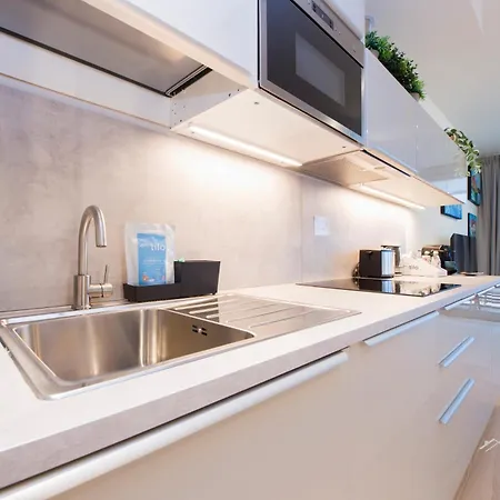 Waterfront Luxury, 1br, Free Parking, Ac, Netflix & Wifi By Tilo Lux Apartment